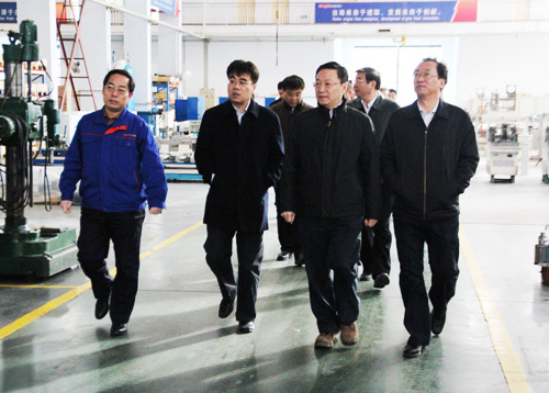 1-1、山東三金:淄博市副市長劉曉(右二)到公司調研視察.jpg